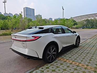 машина 2025: Toyota bZ5: 2025 г., Электромобиль, Лифтбек — 9