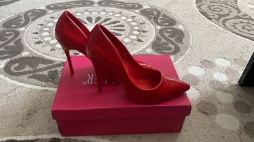 размер 35 босоножки: Туфли 35.5, цвет - Красный