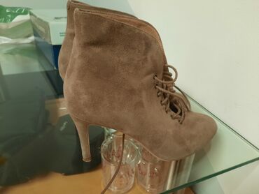 heelys купить недорого: Туфли Corso Como, 36, цвет - Бежевый