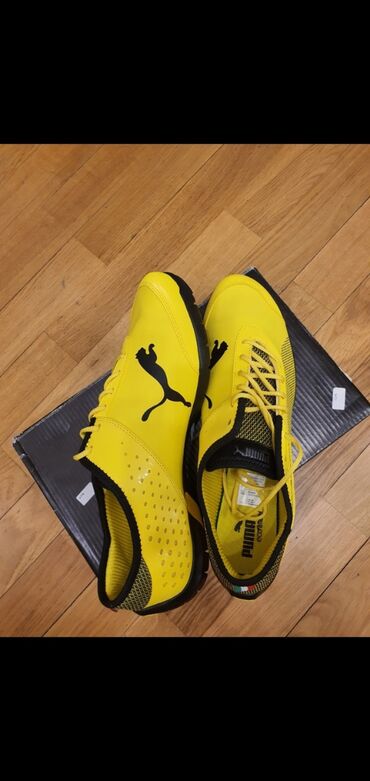 Krasofkalar və idman ayaqqabıları: Puma Ferrari idman ayyaqabı. Türkiyədən alınıb. Orijinaldı. Ölçüsü — 2