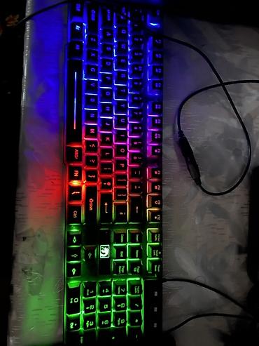 Masaüstü kompüterlər və iş stansiyaları: Acer masaüstü kompüter seti Tərkibi: - Acer sistem bloku (qüllə) - — 9