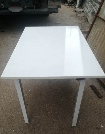 Masa və oturacaq dəstləri: Mətbəx üçün, Yeni, Açılmayan, Kvadrat masa — 28