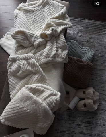 Ostalo: Nove pidzame deblje do xl broja. 2300 dinara.poručivanje u inbox — 19