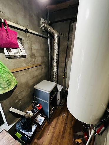 Продажа коттеджей и домов: Дом с участком и внутренним благоустройством. - Территория: забор по — 15