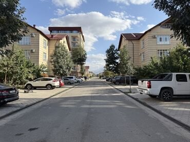 кара балта продажа дома: 4 соток, Курулуш, Кызыл китеп