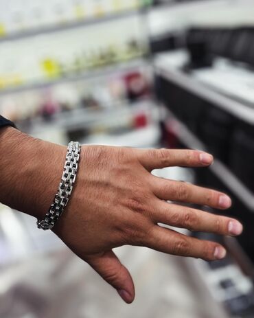 Bilərziklər: Bilərzik, Versace, Ünvandan götürmə — 17