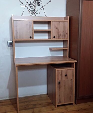 Kompüter masası, Açılmayan, Dördbucaq masa