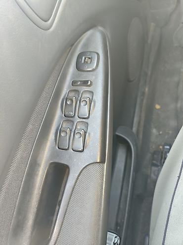продаю mazda 323: Mazda 323: 1997 г., 1.8 л, Автомат, Бензин, Седан — 5