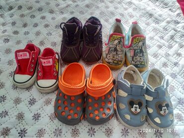 разные обуви: Продаю детскую обувь,разные размеры в хорошем состоянии,каждый по