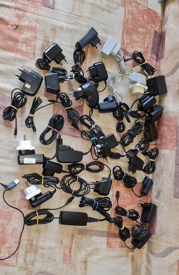 Punjači: Punjac za stare models telefona, Nokia, Erikson, son I Erikson — 3