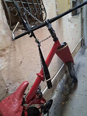Velosipedlər: Qırmızı rəngdə, fərdi yığılıb modifikasiya olunmuş velosiped. - Geniş — 3