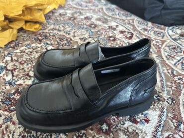 puma обувь: Женский обувь 
Из Пекин
Чисто кожа
Размер:38-39 
5500 сом