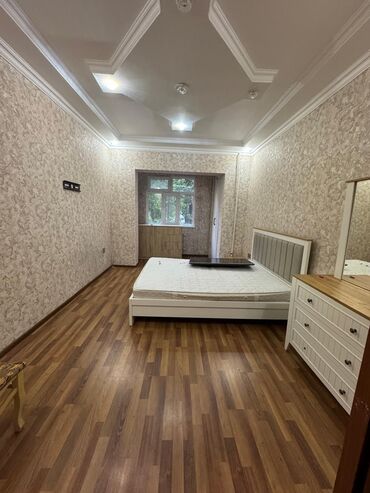 kiray' evl'r: Bina Növü: Köhnə tikili Sahəsi: 65 m² Otaqlar: 2 Mərtəbə: Qeyd