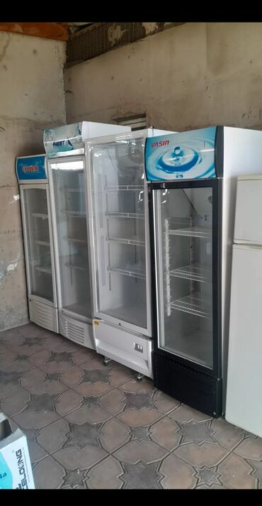 продаю нерабочий холодильник: Продаю витринный холодильник работает отлично в хорошем состоянии