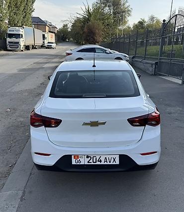 Chevrolet Onix: 2020 г., 1 л, Автомат, Бензин, Седан — 3