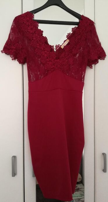 prelepe haljine: Bоја - Crvena, Večernji, maturski, Kratkih rukava