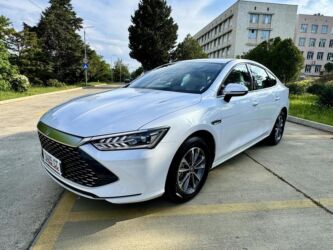 BYD: BYD : 1.5 l | 2024 il 13 km Sedan — 3