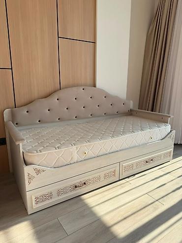 Кровати: Продам детскую кроватку с матрасом за 15000 сомов — 1