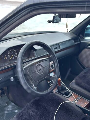 Mercedes-Benz: Mercedes-Benz W124: 1993 г., 3.2 л, Механика, Бензин, Универсал — 10