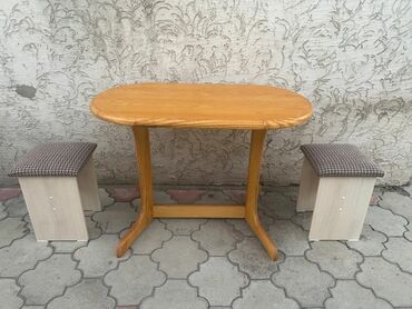стеклянные кухонные столы: Ашкана үчүн үстөл, Колдонулган, Oval, Бүктөлбөгөн