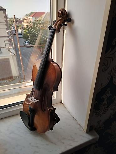 skripka 4 4: Məhsul: Klassik skripka (4/4 tam ölçü) Xüsusiyyətlər: - Korpus — 2