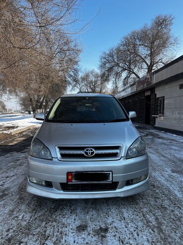 Toyota: Toyota Ipsum: 2002 г., 2.4 л, Автомат, Бензин, Минивэн