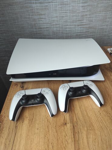 PS5 (Sony PlayStation 5): PlayStation 5 Fat ideal vəziyyətdədir Heç bir problemi yoxdur. RUS