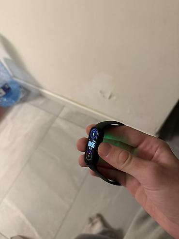 bilindir: Xiaomi Mi Band tipli smart qolbaq Xüsusiyyətlər: - Rəngli AMOLED — 4