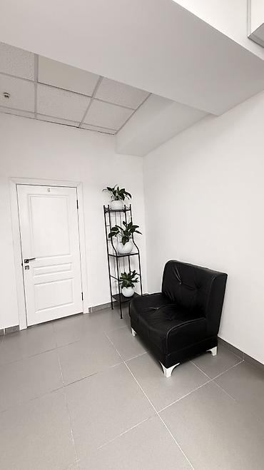 аренда мест бишкек: Аренда офисов, 30 м², В бизнес центре, 1 линия — 8