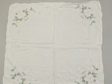 Tekstylia: Obrus 73 x 78, kolor - Biały, stan - Zadowalający