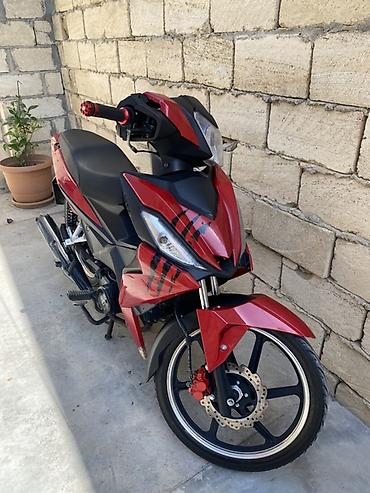 Mopedlər,skuterlər: Sport üslubunda şəhər motosikleti/skuter - Rəng: qırmızı-qara — 1