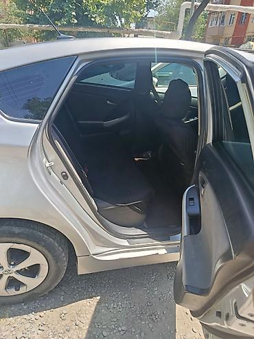 lada 9: Toyota Prius: 2015 г., 1.8 л, Вариатор, Гибрид, Хэтчбэк — 5