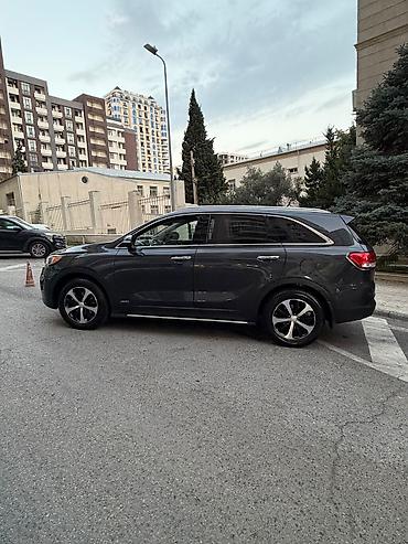 Kia: Kia Sorento EX AWD – tünd boz rəngli 5 nəfərlik krossover - — 5