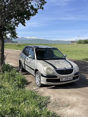 чанган юни с: Daihatsu Sirion: 2003 г., 1 л, Механика, Бензин, Хэтчбэк — 2