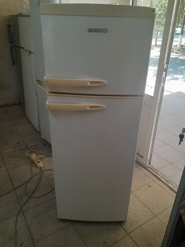 soyducu yeni: İşlənmiş 2 qapılı Beko Soyuducu Satılır, rəng - Ağ, Təkərli