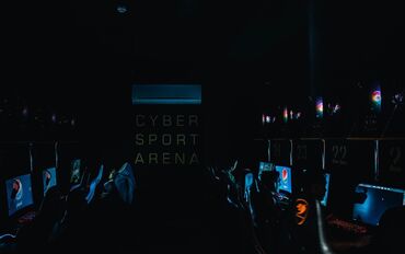 Другая коммерческая недвижимость: 📍ул. Абдраимова Ишембая 🔘Этажи -1/9 🔘326,3м² Продаётся готовый — 8