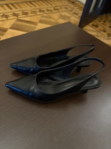 женские зеленые туфли: Qadın ayaqqabısı – klassik slingback model - Rəng: qara - Üst hissə
