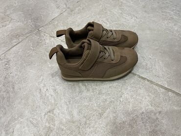 Детская обувь: Ботиночки на мальчика H&M