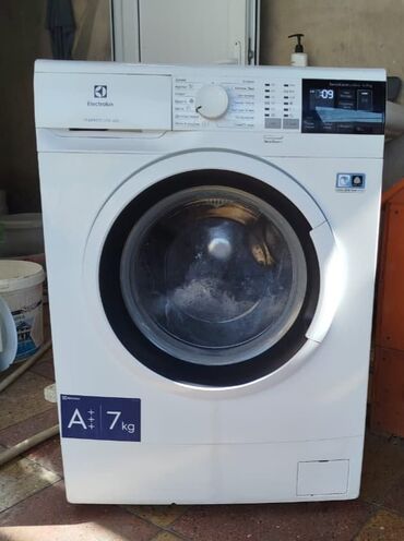 overlok masini: Стиральная машина Electrolux, 7 кг, Б/у, Автомат, Есть сушка, Самовывоз