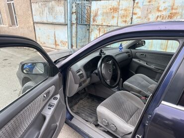 Mazda: Mazda 626: 2001 г., Автомат, Седан