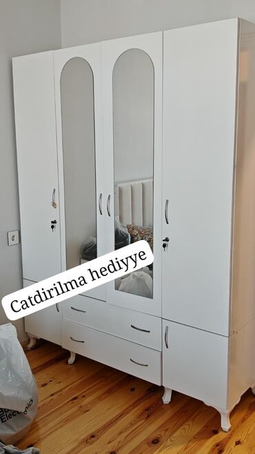 paltar isqafi: İşlənmiş, Açılan, Düz dolab, Qarderob, paltar dolabı