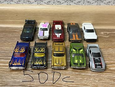 Модели автомобилей: Коллекция металлических и пластиковых игрушечных машинок (пакетами и — 9
