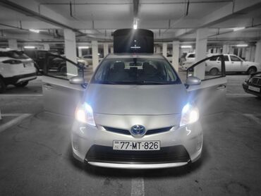 prius teker: Toyota Prius: 1.8 l | 2014 il Hetçbek