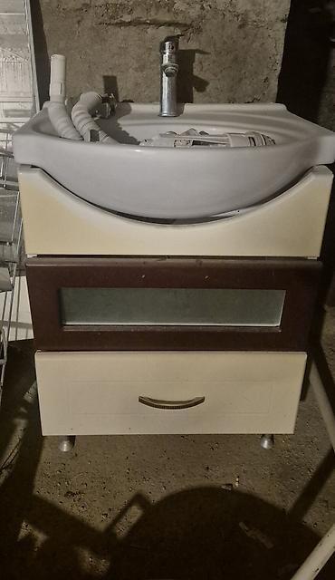 tavan taxta: Vanna otağı üçün lavabo dəsti - Lavabolu tualet masası: keramik üst — 1