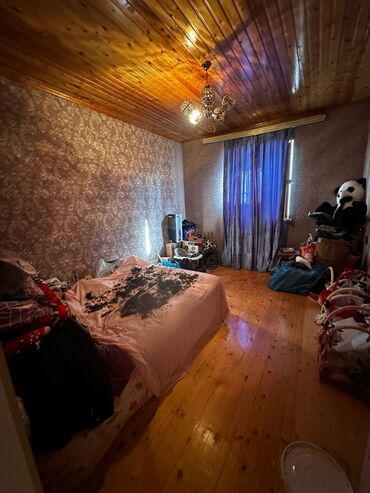 Giriş qapıları: Yeni suraxanı Ballı market arxası metrə yolvar 3 otaq metbext var — 4