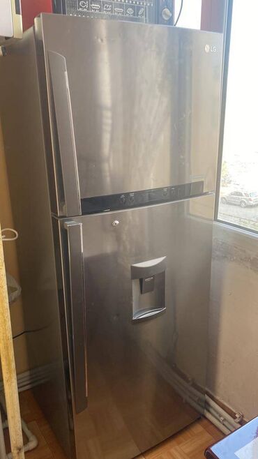 Uzunmüddətli kirayə mənzillər: Neftçilər metrosu yaxınlığı,220 nömrəli məktəb yaxınlığında 2 — 6