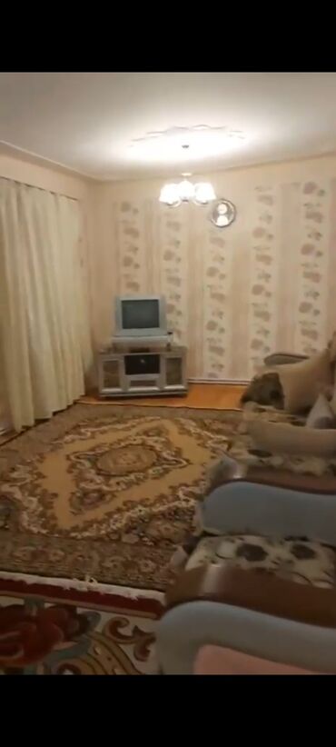 Uzunmüddətli kirayə evlər: 100 kv. m, 3 otaqlı, Telefon, Qaz, İşıq — 10