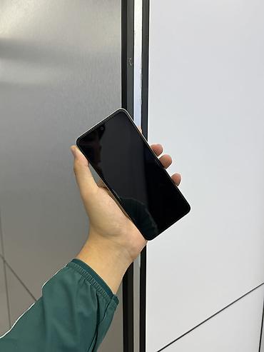 телефон цум: Vivo Y100, Б/у, 256 ГБ, цвет - Желтый, В рассрочку, 2 SIM — 3