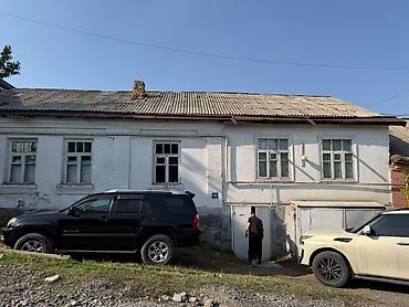участок с сарбан: 4 соток — 1