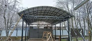 автонавес: Кованый навес с арочным каркасом - Арочная кровля из профнастила на — 1
